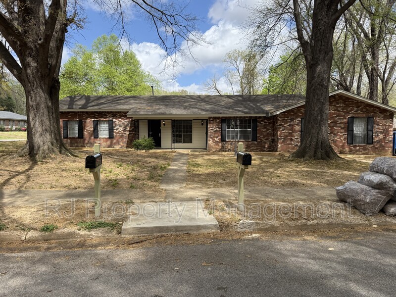 Memphis Condo: 4350 Ann Arbor Ln