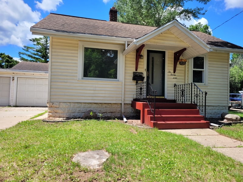 Kaukauna House: 229 Idlewild Street