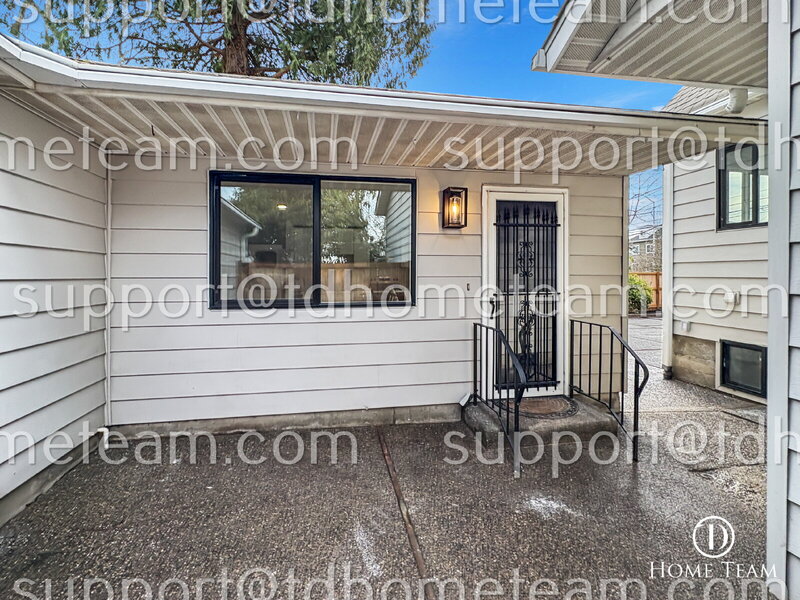 Tacoma House: 3820 N 11th St