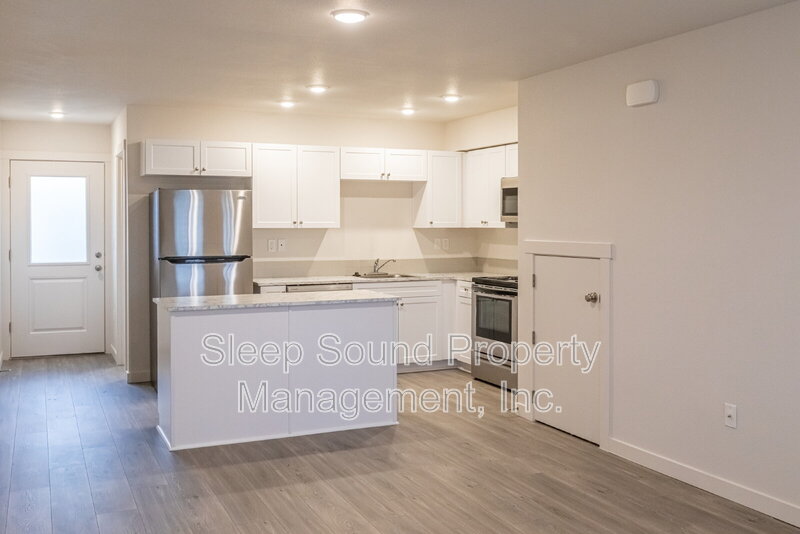 Cornelius Townhome: 110 N 7th Ave