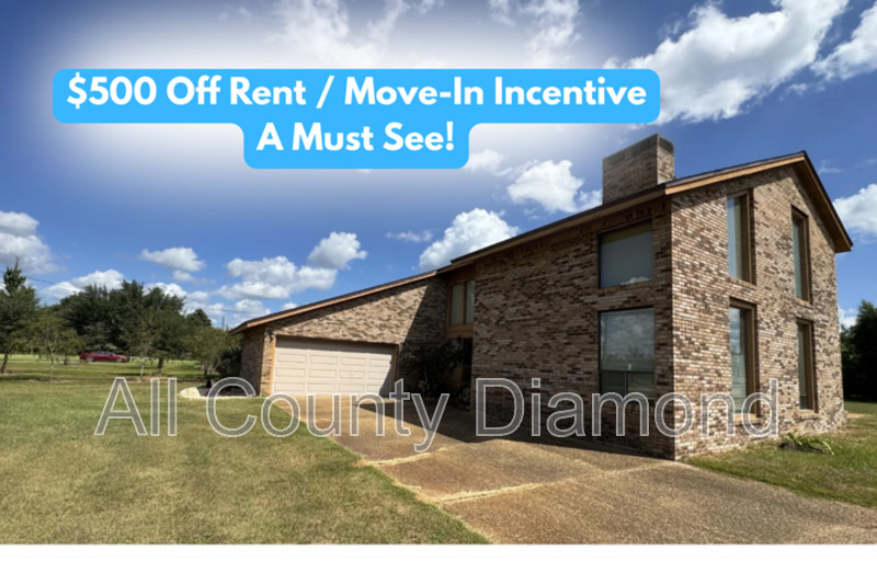 Lynn Haven House: 833 W Pierson Drive