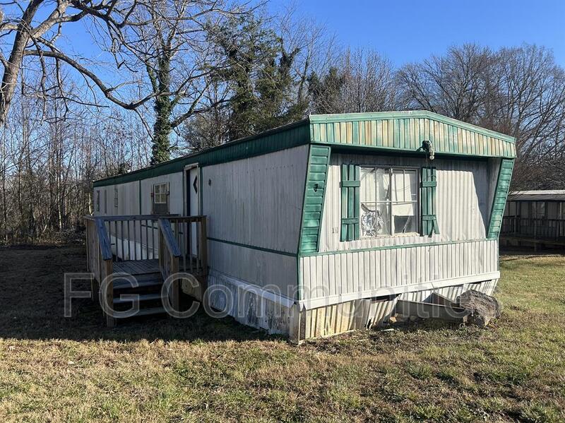 Morganton House: 2353 US-70 Unit 17