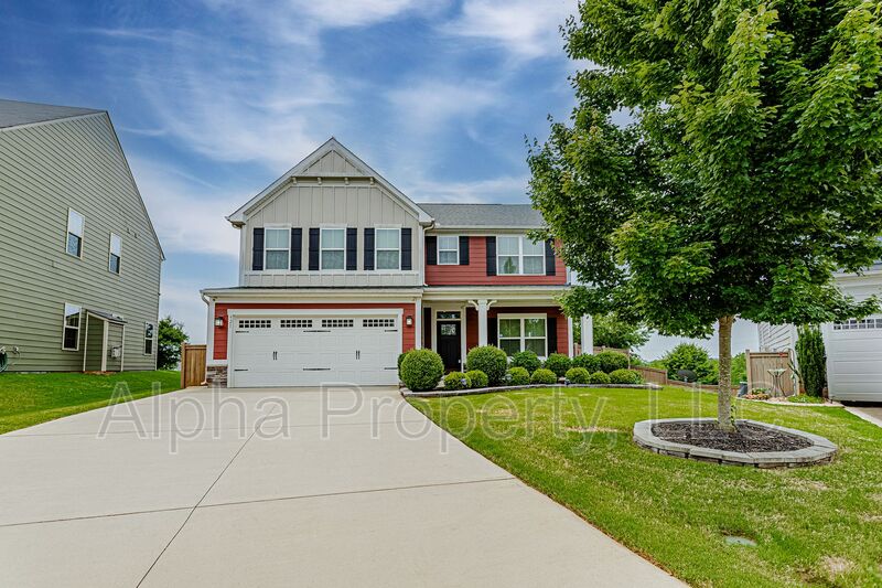 Duncan House: 921 Saint Elmos Court