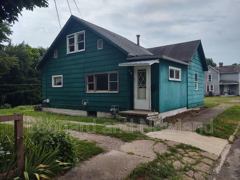 Cambridge House: 515 S 10th St