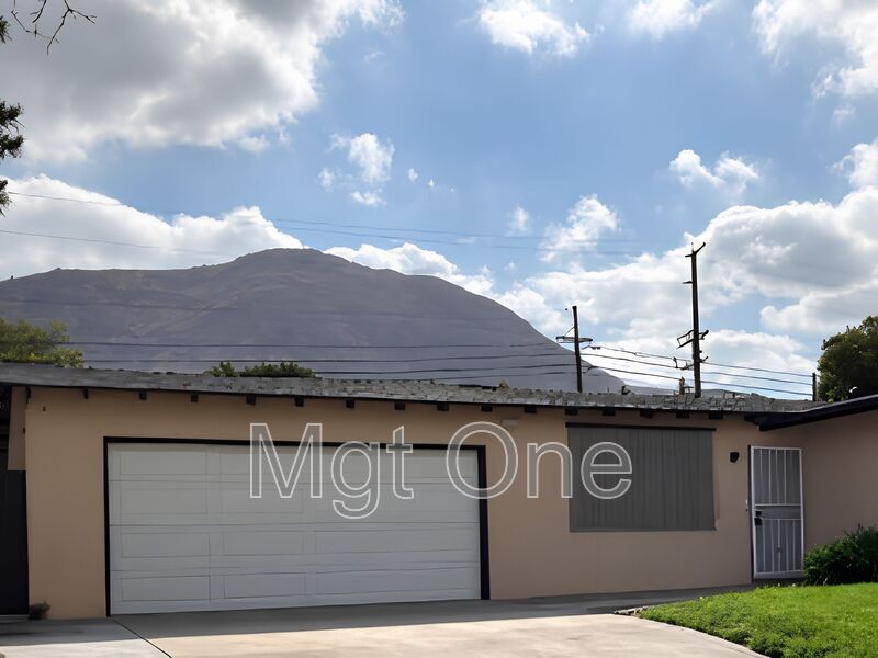 Grand Terrace House: 12551 Darwin Avenue