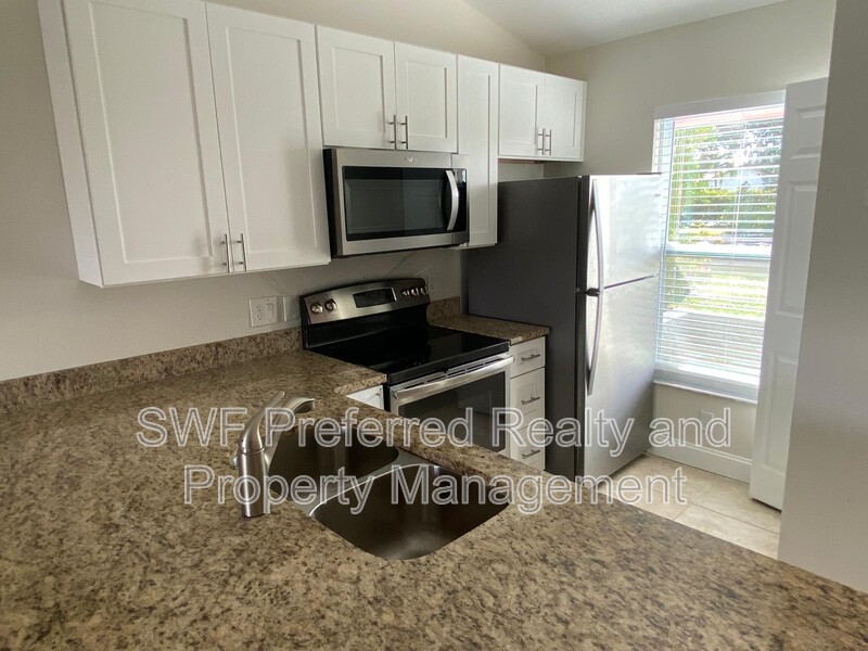 Fort Myers Condo: 7392 Constitution Circle