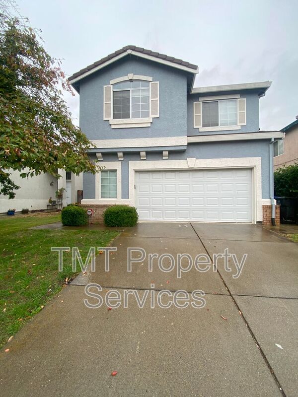 Elk Grove House: 8966 Forked Creek Way