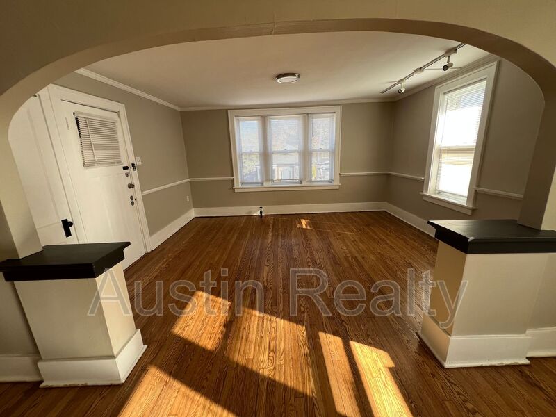 St. Louis House: 2175 A S. Big Bend