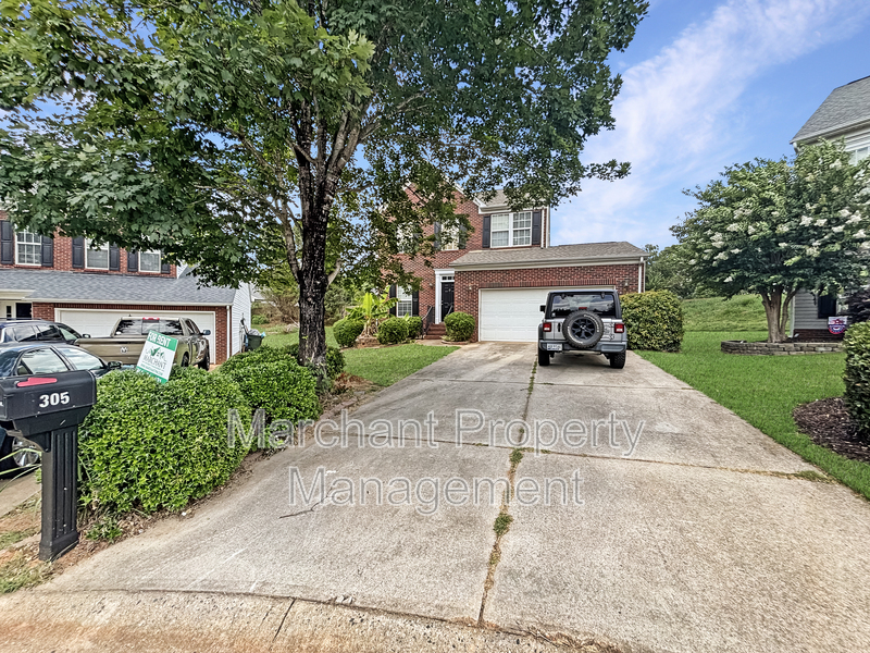 Greer House: 305 Londonderry Court