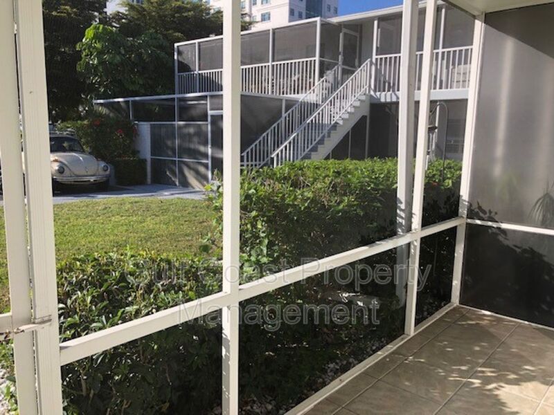 325 Golden Gate Pt Unit # 4 Sarasota FL 34236 - Photo 8
