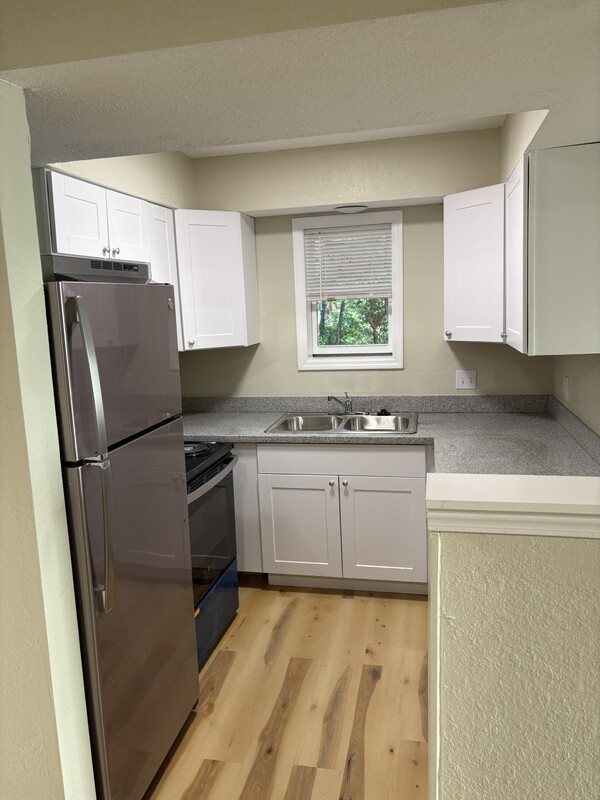 Camden Condo: 850 Field Avenue Northwest -2-2