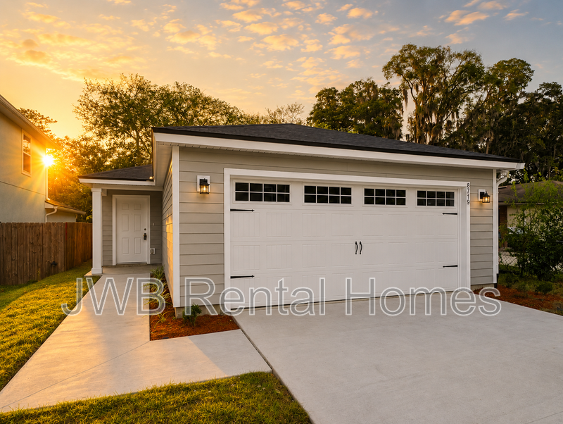 Jacksonville House: 8719 Galveston Ave