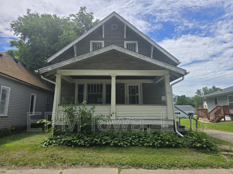 Waterloo House: 506 Fowler Street