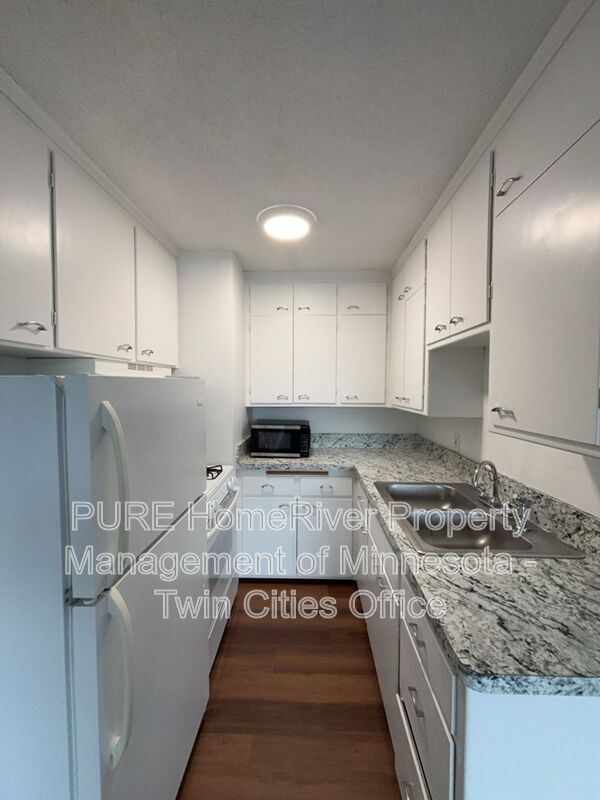 Minneapolis Condo: 2500 Blaisdell Ave