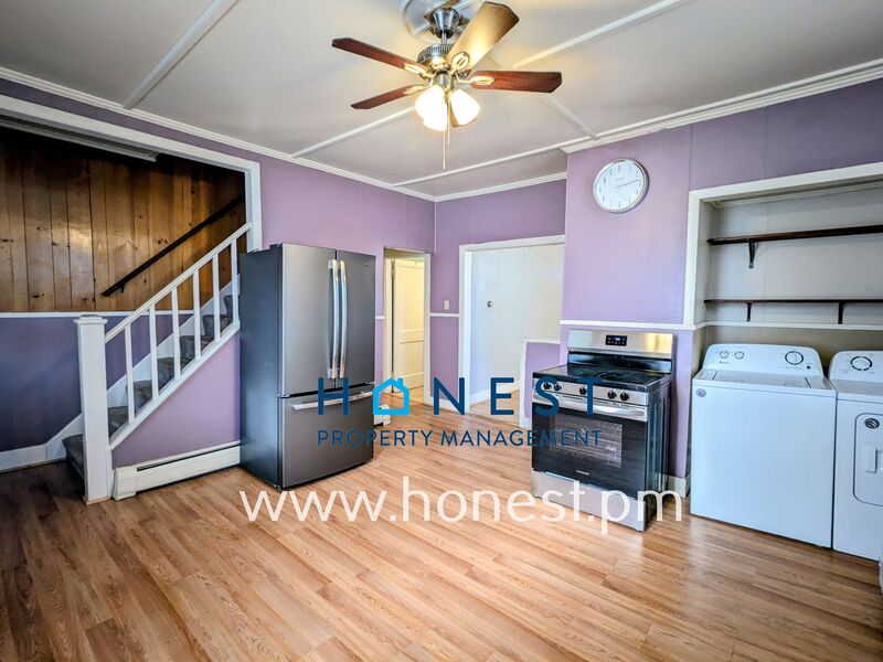 Winslow Condo: 1 Lasalle Street
