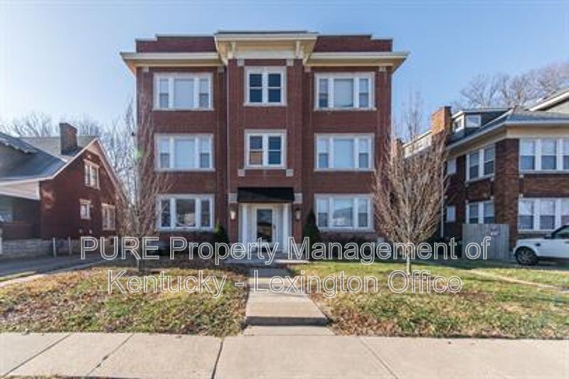 Lexington Condo: 262 Kalmia Avenue