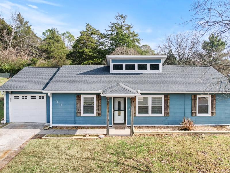 Huntsville House: 2903 Deerfield Road Northwest