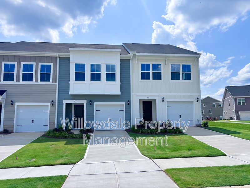 Raleigh House: 187 Central Townes Way