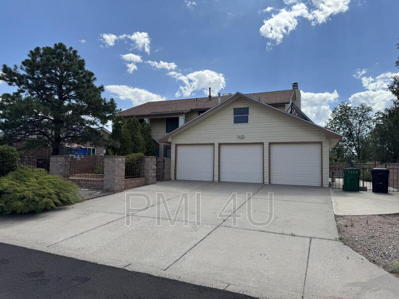 Albuquerque House: 10412 La Paz Drive Northwest