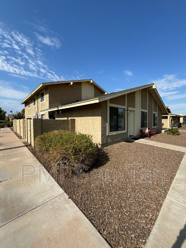 Scottsdale Townhome: 1264 North 84th Place