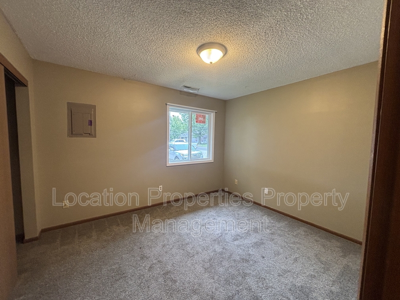 1315 West 5th Street - 1315, Lawrence, Kansas rental photo 7 of 10