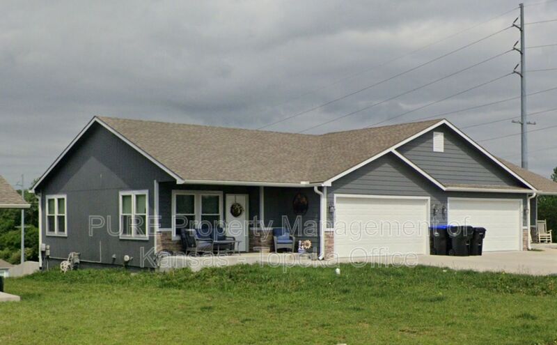 Topeka House: 4103 SW Shenandoah Road