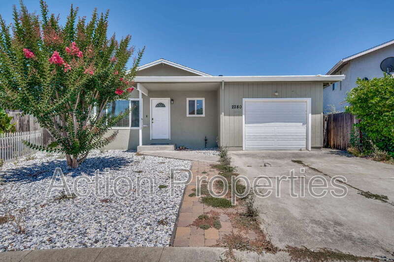 East Palo Alto House: 2280 Brentwood Ct