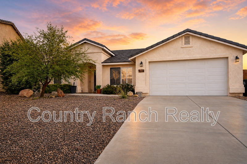 Fort Mohave House: 2134 E Desert Palms Dr