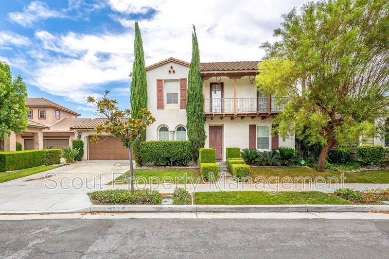 Temecula House: 28851 Springfield Place