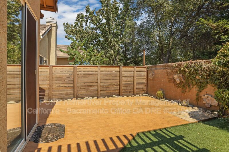 Gold River House: 12020 Gold Pointe Lane