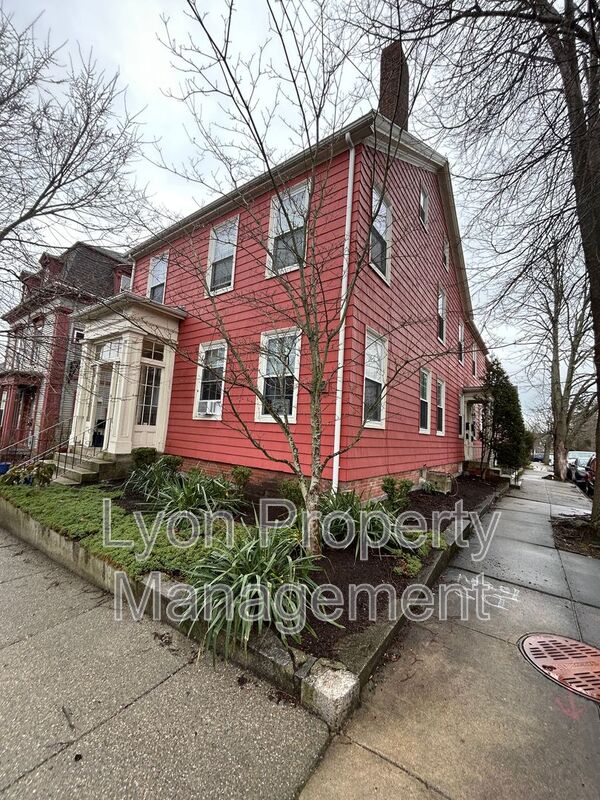 New Bedford Condo: 44 7th street