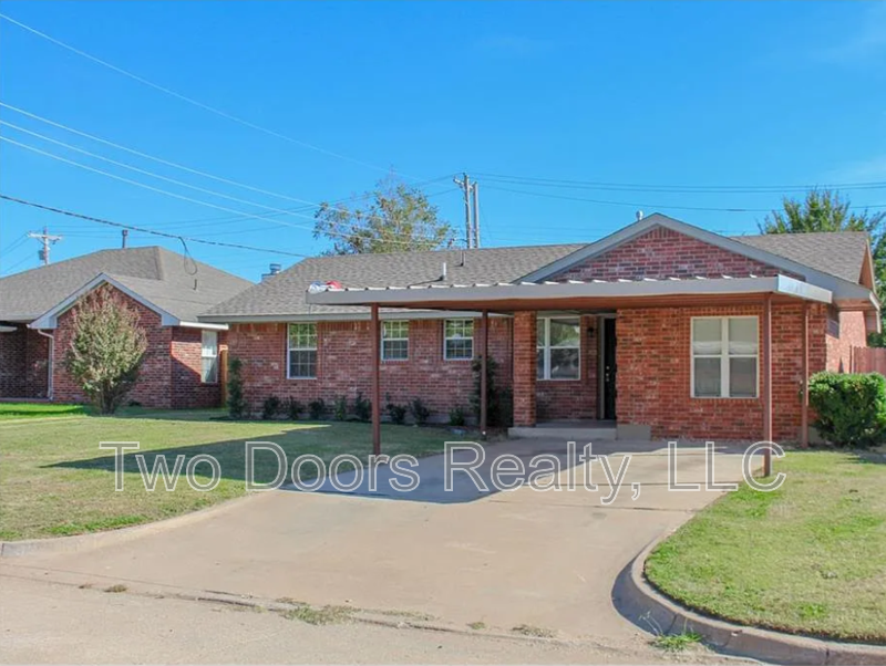 Moore House: 952 NW 6th St.