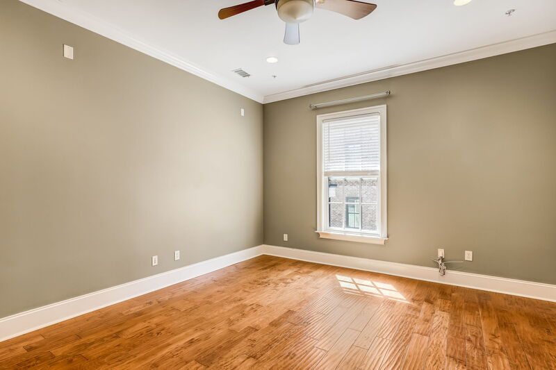 Savannah Condo: 425 East McDonough Street, Unit 102