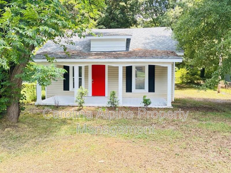 Statesville House: 1219 4th St