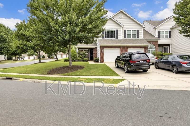 Pineville Townhome: 10350 Stineway Court