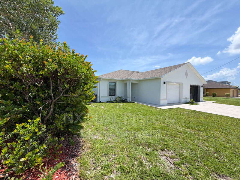 Cape Coral Condo: 842 SW 39th Ter