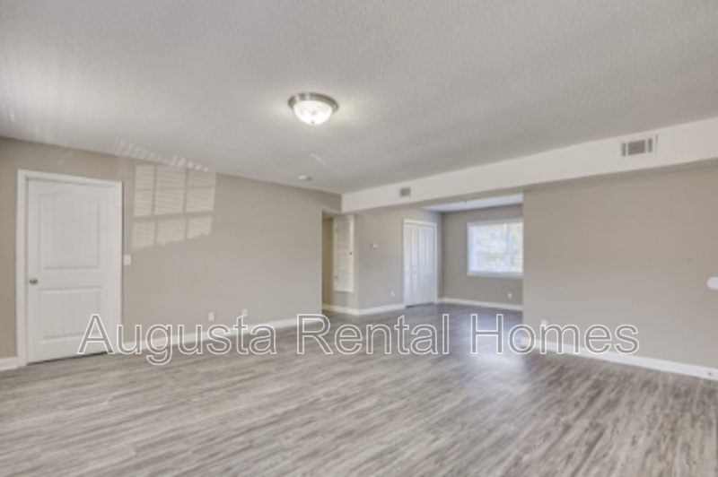 Augusta Condo: 2905 Arrowhead Drive - C2