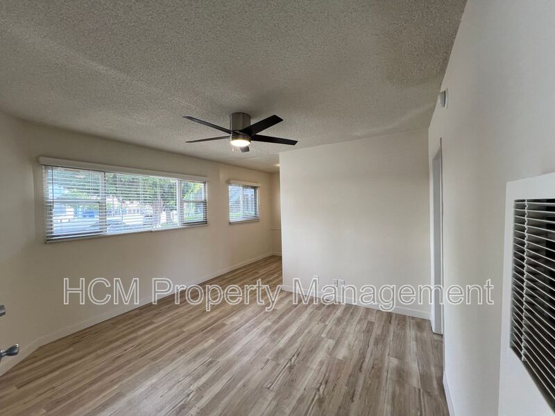 Los Angeles House: 10300 National Blvd