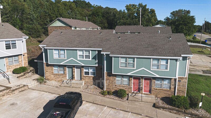 Junction City House: 1246 South Jackson Street