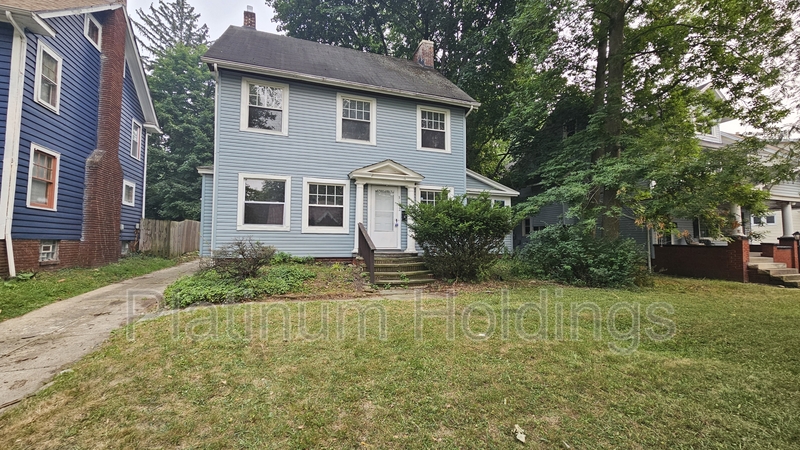 Cleveland House: 3192 Sycamore Road