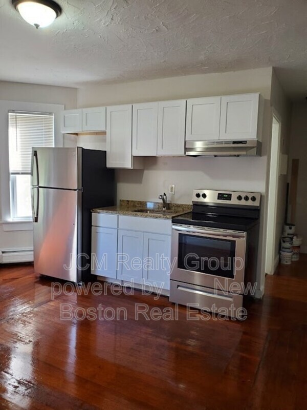 Waltham Condo: 870 Moody