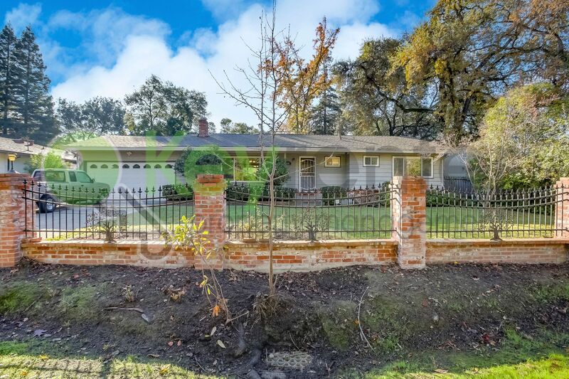 Carmichael House: 6612 Stanley Ave