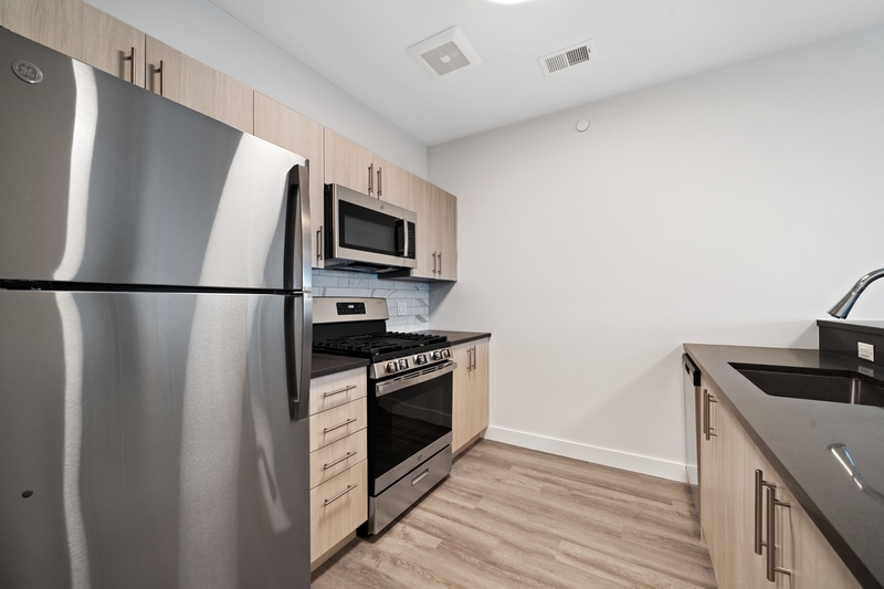 Orange Condo: 72 S Essex Ave, City of Orange, NJ 07050 - 611