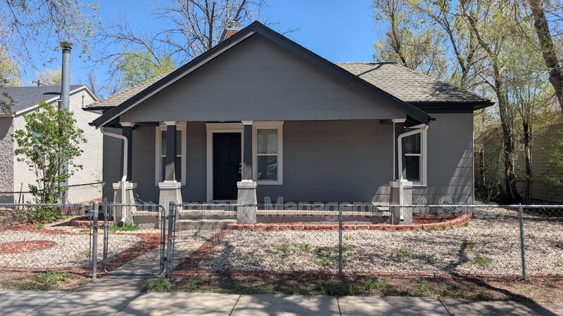 Colorado Springs House: 1016 W Cucharas St