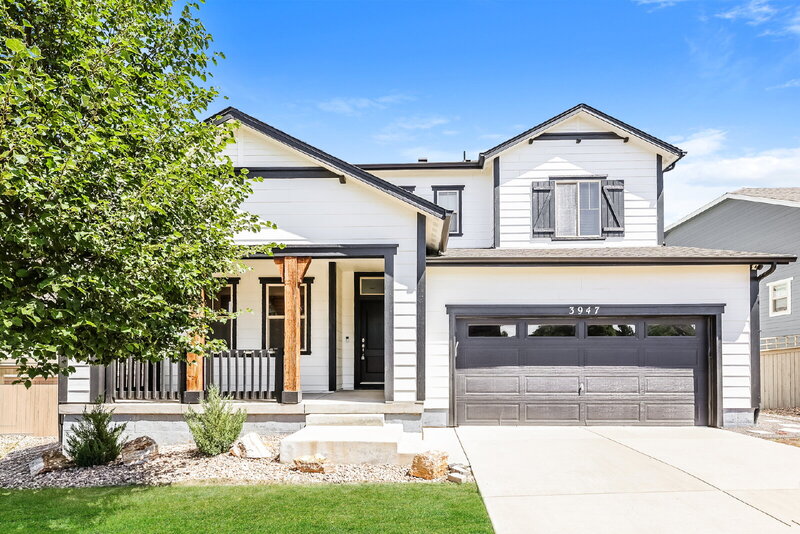 Castle Rock House: 3947 Donnington Circle