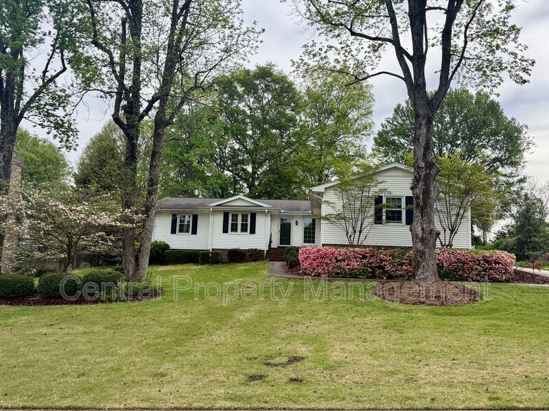 Greenville House: 4724 Coach Hill Drive