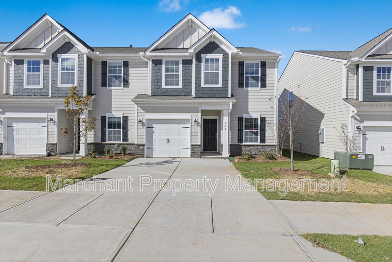 Taylors Townhome: 211 Backstay Lane