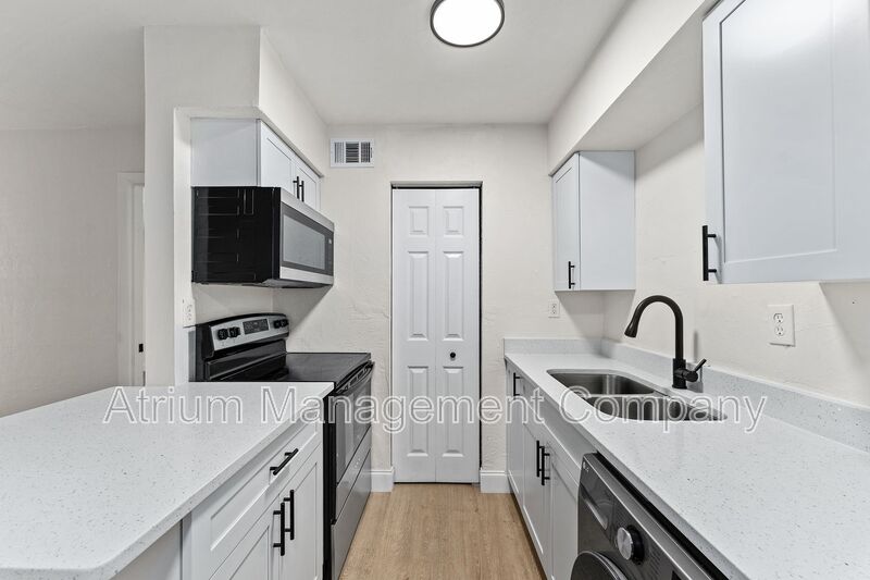 Gainesville House: 1220 NW 12th Street