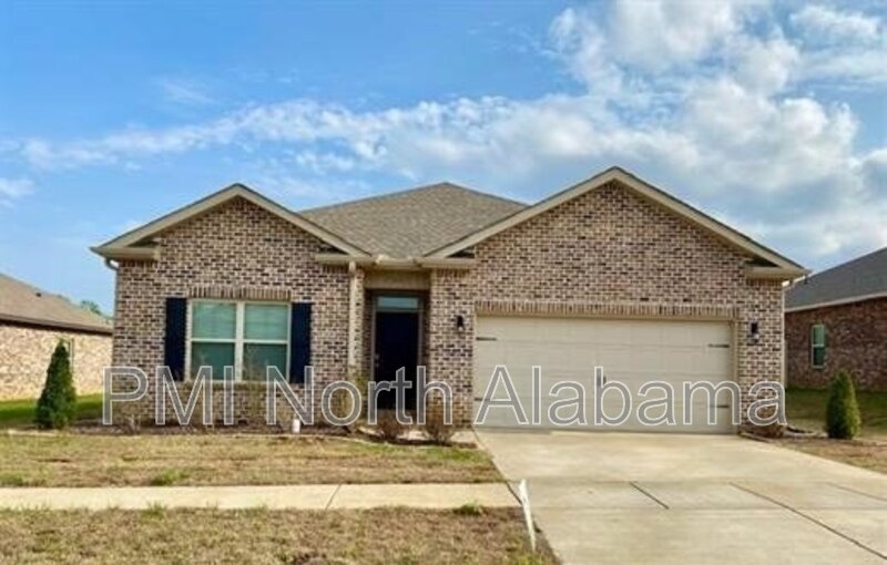 Huntsville House: 7005 Lost Creek Dr NW