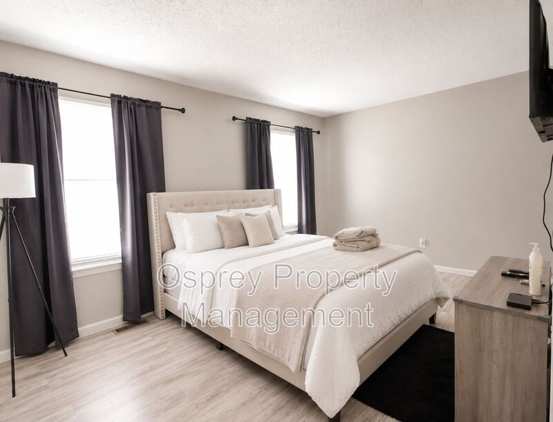 Beautiful 3BR Townhome in Gated Kings Square Community - Photo 15